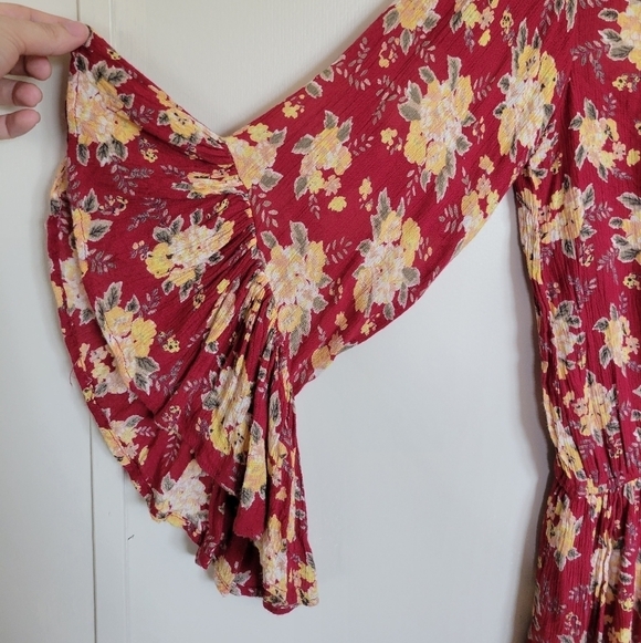 Volcom Red Yellow Floral Roadtrip Romper Size Small - Picture 3 of 7